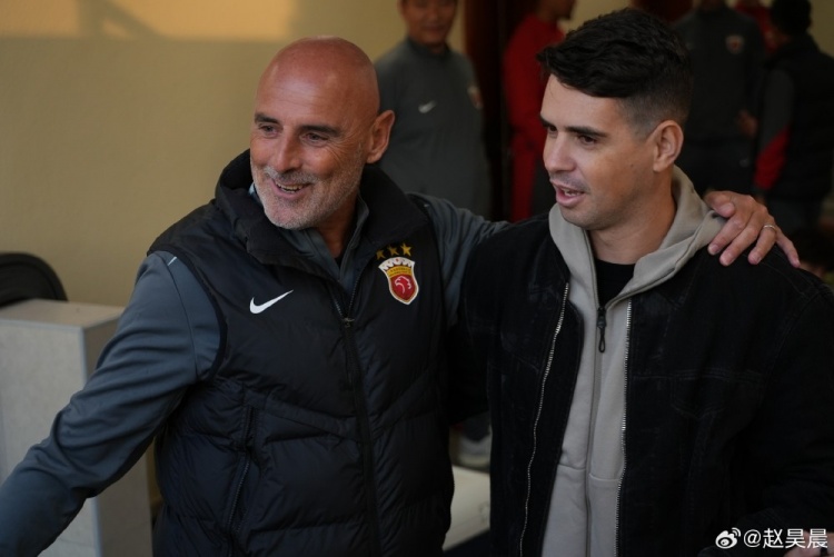 178直播-前海港外援奥斯卡在多哈探班海港,并观看球队与泽尼特的热身赛