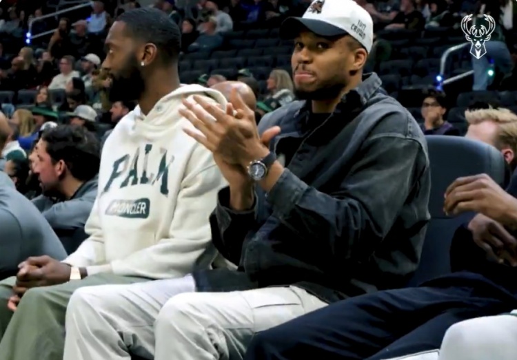 178直播APP-看到弟弟罚球得分 字母哥大叫：我现在就能退役啦 我已做到了一切